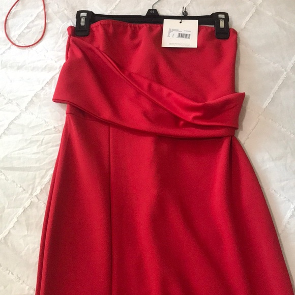 Formal red dress - Picture 5 of 7